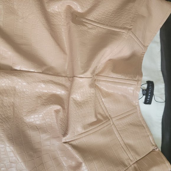 JluxLabel Beige Croc-Patterned High-Waisted Pants - Picture 2 of 4